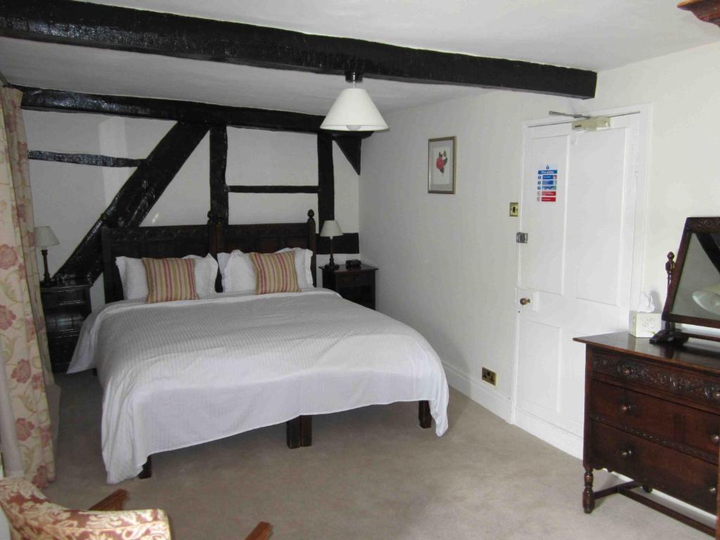 The Three Cocks Coaching Inn Glasbury Oda fotoğraf